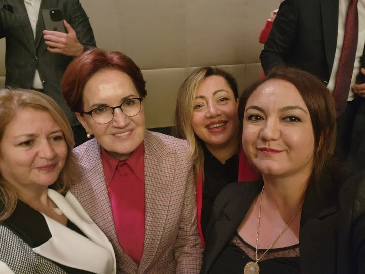 At the Entrepreneurship Summit organized by the Entrepreneurial Businesswomen Federation in Izmir, Iyi Party Chairman Meral Akşener also added value by participating in the organization.